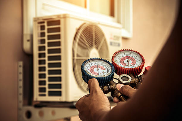 Professional Hvac Installation technician working in Chandler, TX